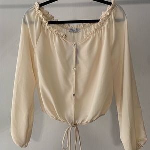 Off the shoulders crop-top